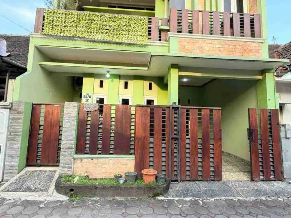 RUMAH MEWAH 2 LANTAI ISTIMEWA DALAM PERUMAHAN MUSLIM DI GEBANG WEDOMARTANI