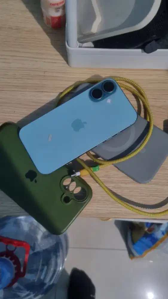 Iphone 16 128 ibox masih garansi