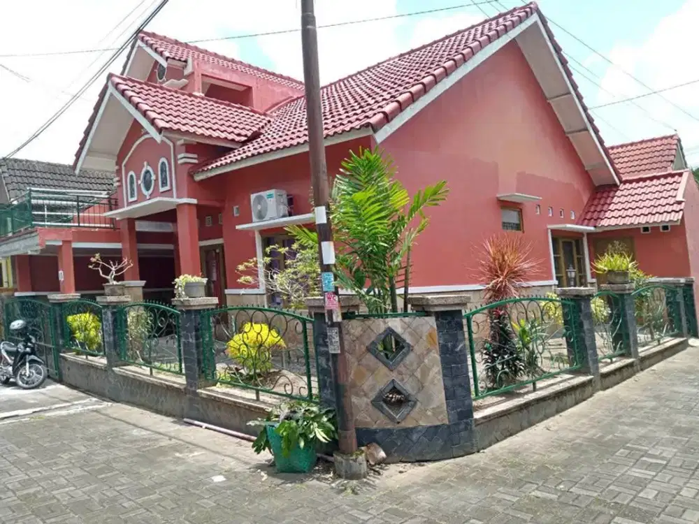 Rumah Furnished Dalam Perumahan Onegate System Lokasi Jakal KM 7