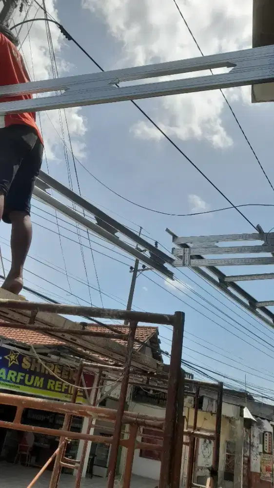 Tukang bangunan