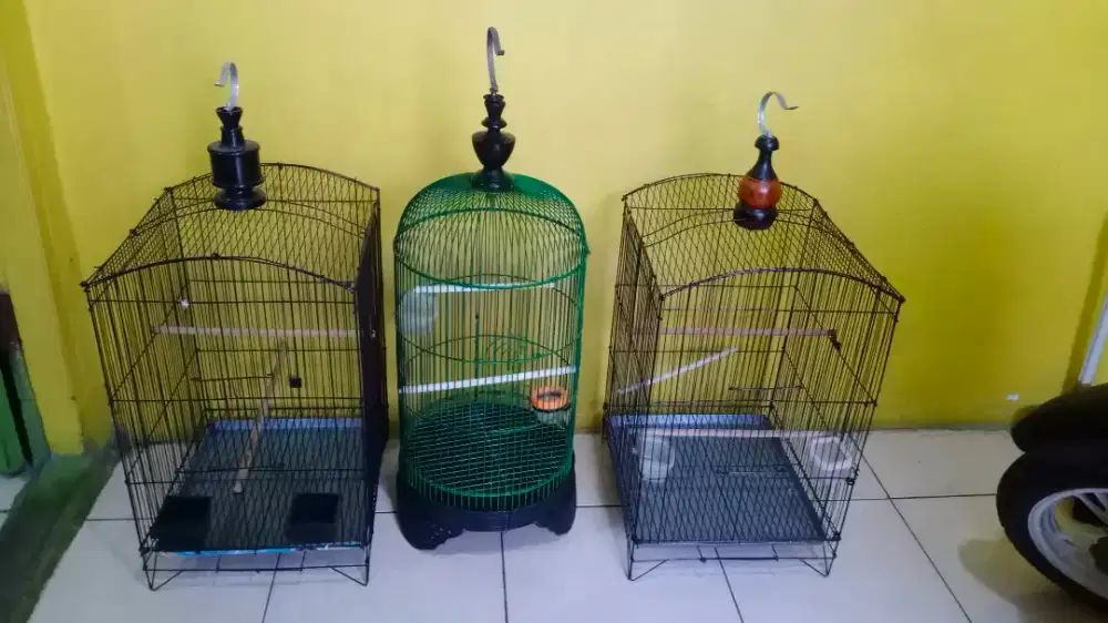 Kandang Besi Kotak dan Bulat kondisi 90 % bagus