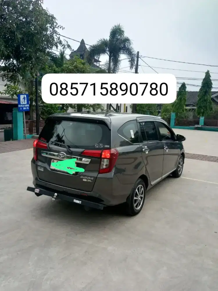 Sigra R Deluxe Matic Low Km 2018