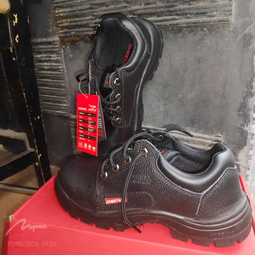 SEPATU SAFETY UK 8 42 BEKASI