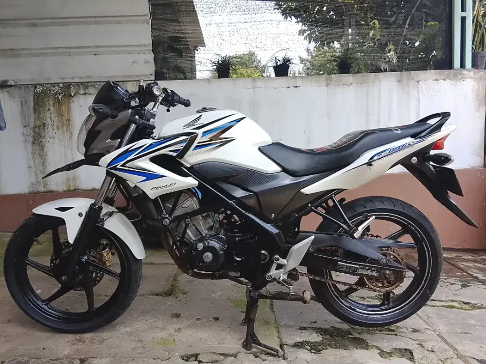 Di jual santai CB150 R