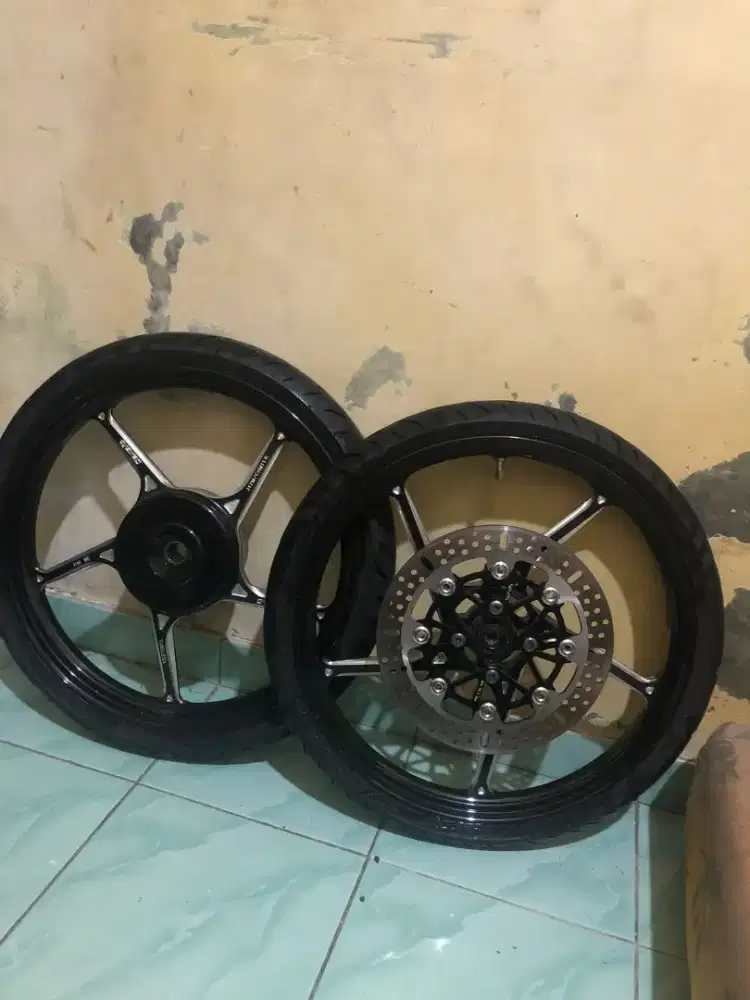 Velg delkevic ring 17 fullset ban maxxis victra disk ktc 260