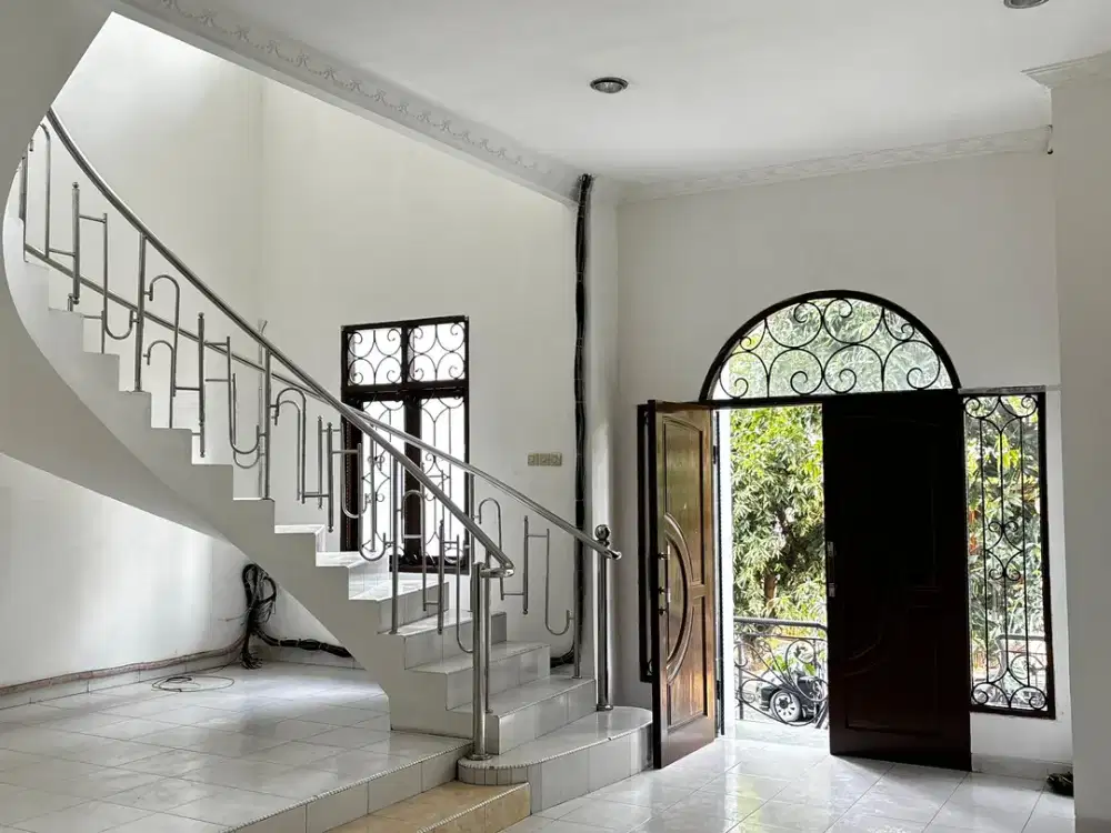 Rumah PIK Kapuk Muara dekat Singapore School