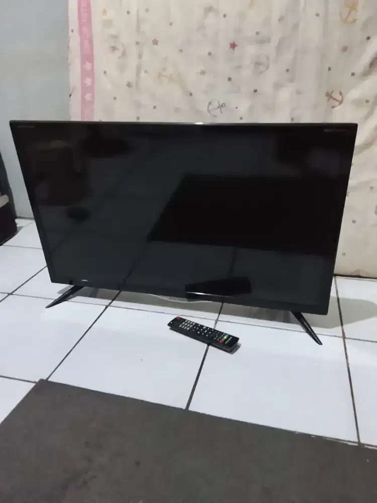 Tv digital Polytron 32 inch blank biru
