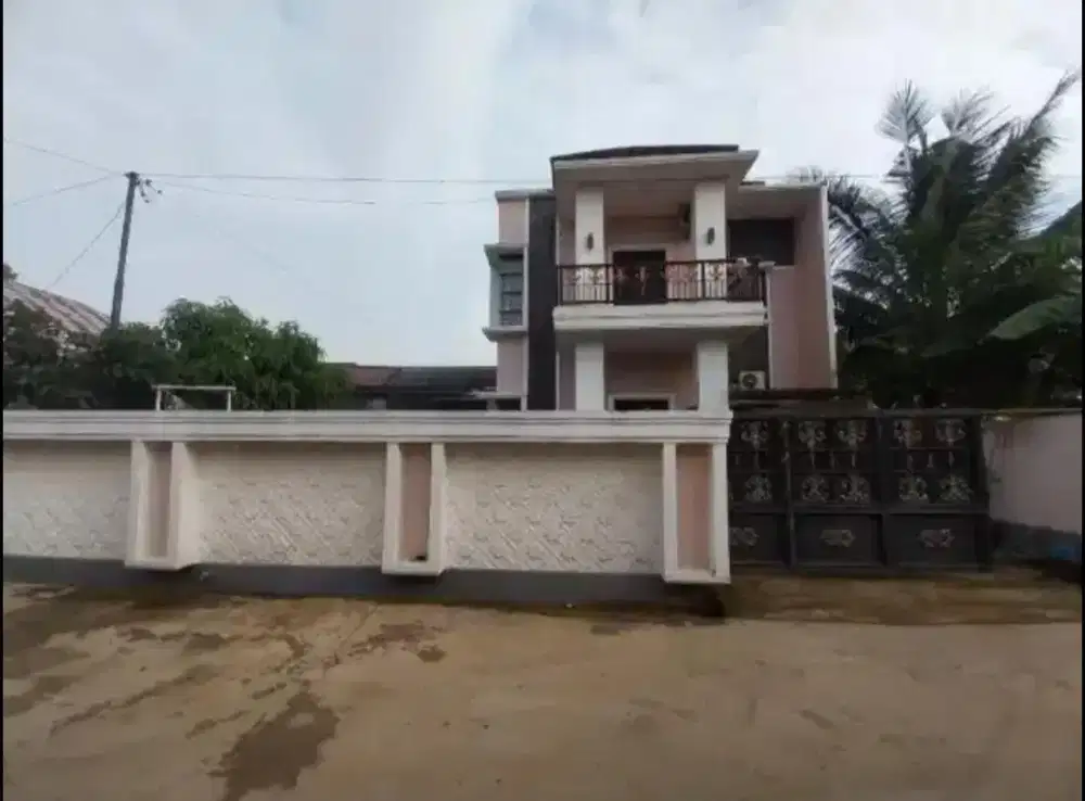 Dijual rumah dan PERABOT di Lubuk Bakung 2 lantai Hrg : 1,825 Milyar