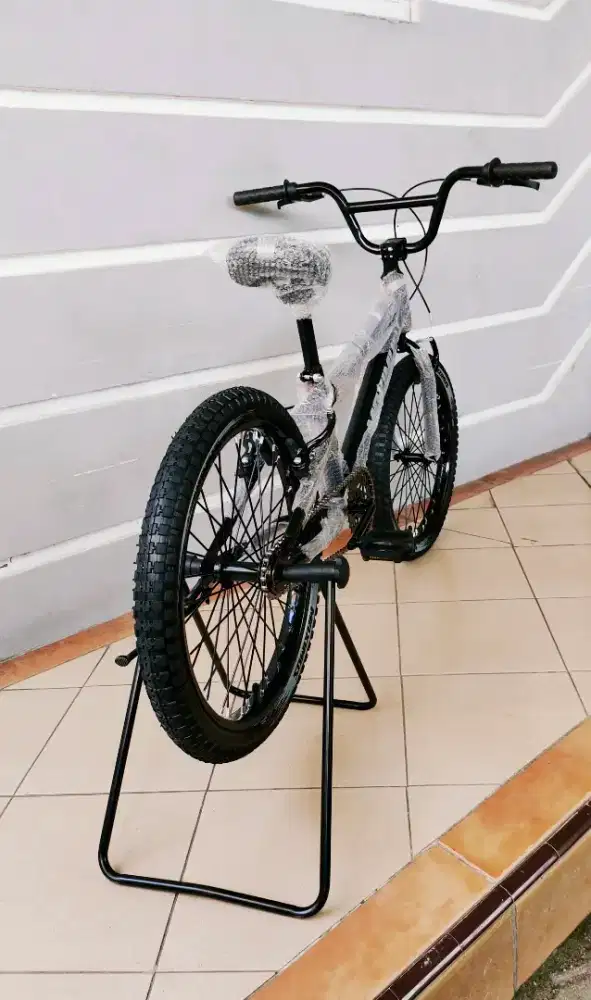 Sepeda BMX merek Maximus uk'20 hrg 550rb net kondisi baru