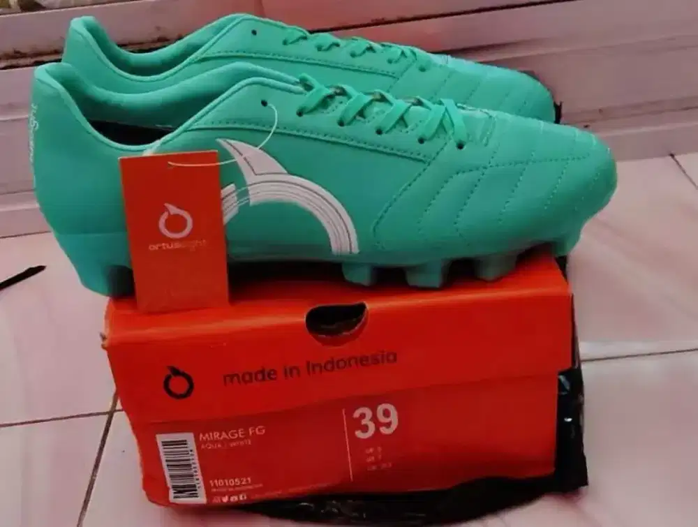 Sepatu bola ortuseight Mirage FG original