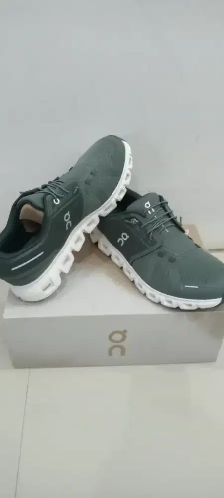 Sepatu On Cloud 6 BNIB