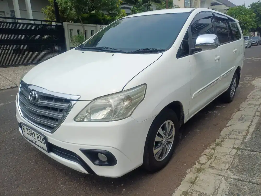 Toyota Innova 2.5 G A/T 2014 Diesel Putih Tgn 1 Bagus Skl Spt Baru