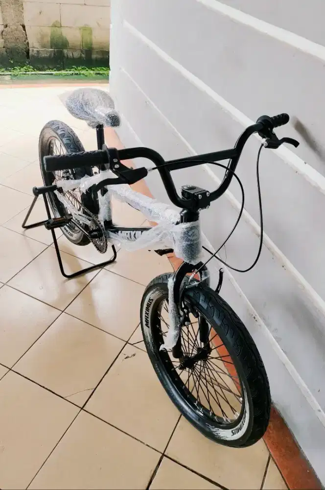 Sepeda BMX merek Maximus uk'20 hrg 620rb Net kondisi baru