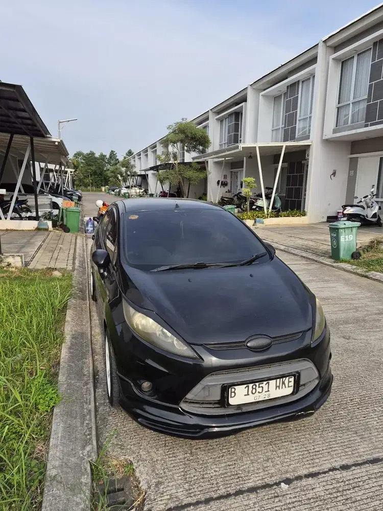 Ford fiesta 1.4 AT 2013