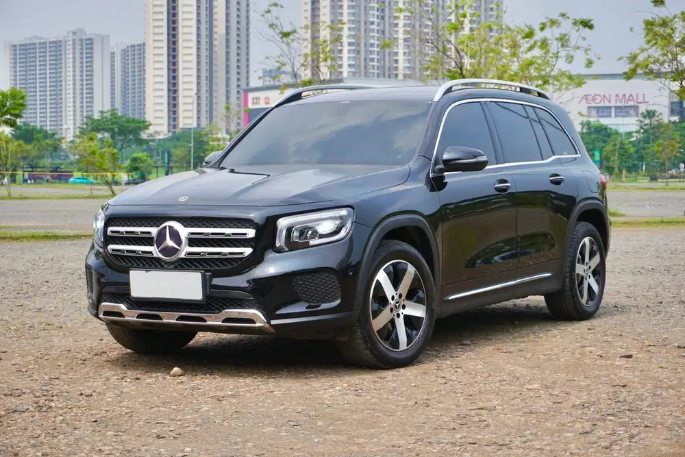 Mercedes Benz GLB200 X247 Progressive Line 2021 Hitam Mulus DP Ringan