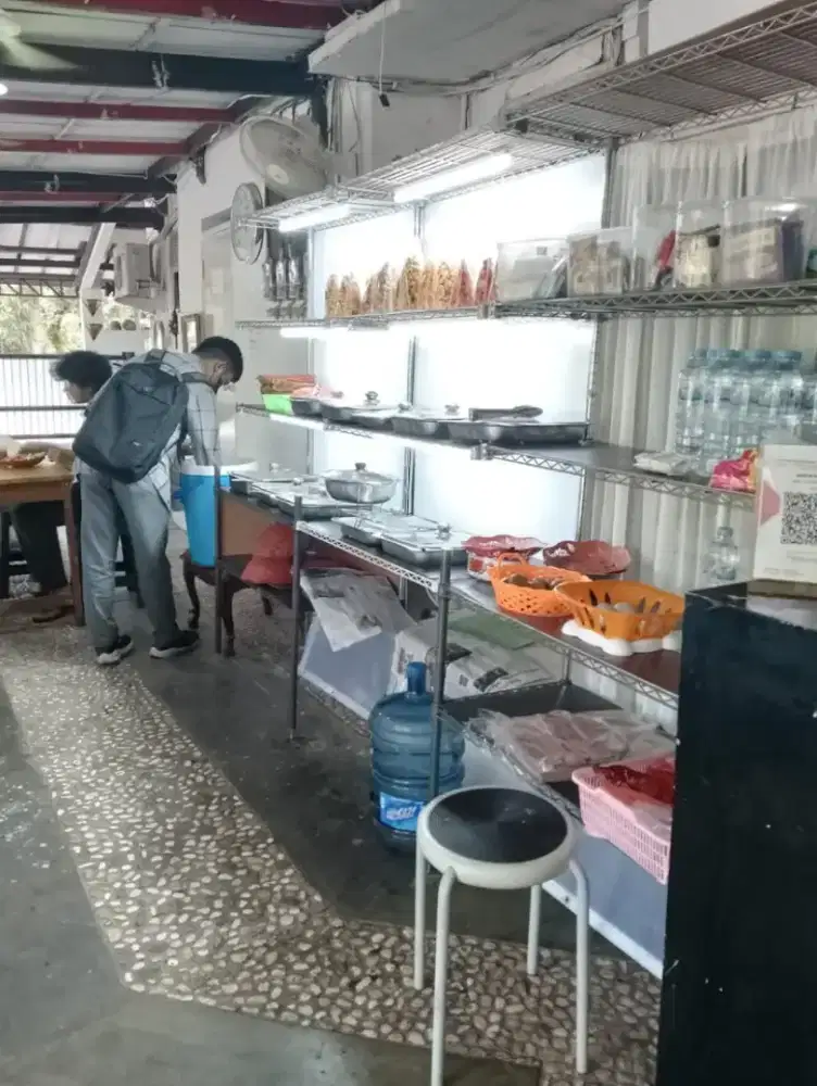 DIBUTUHKAN SEGERA*  
Juru Masak Wanita pengalaman min 2 thn, 25-45 thn