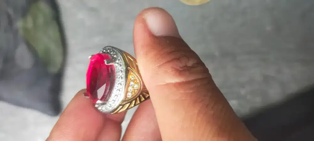 Batu Ruby Siam merah