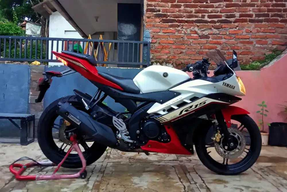 Yamaha R15 mlussss banget