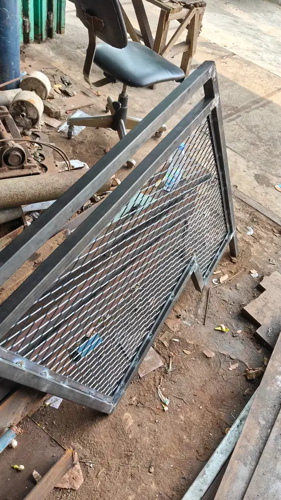 Railing tangga minimalis Holo mesh