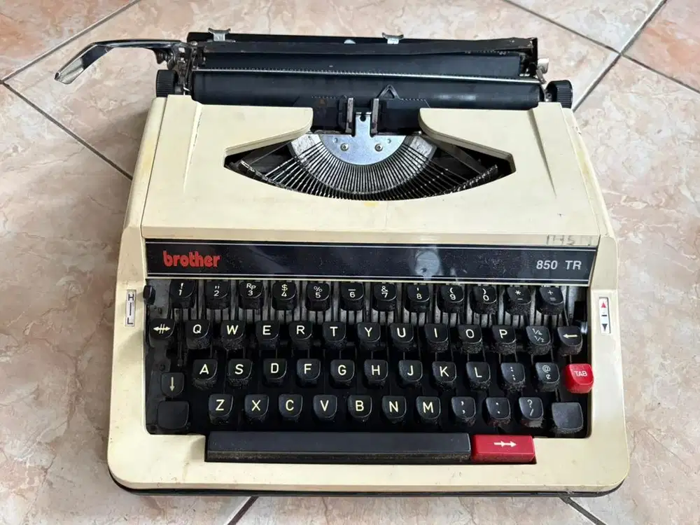 MESIN KETIK VINTAGE