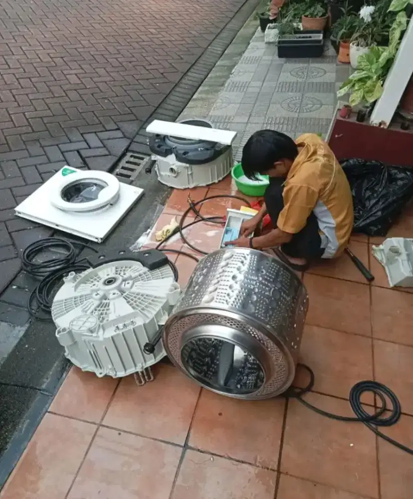 Jasa servis ac cuci tambah freon dll