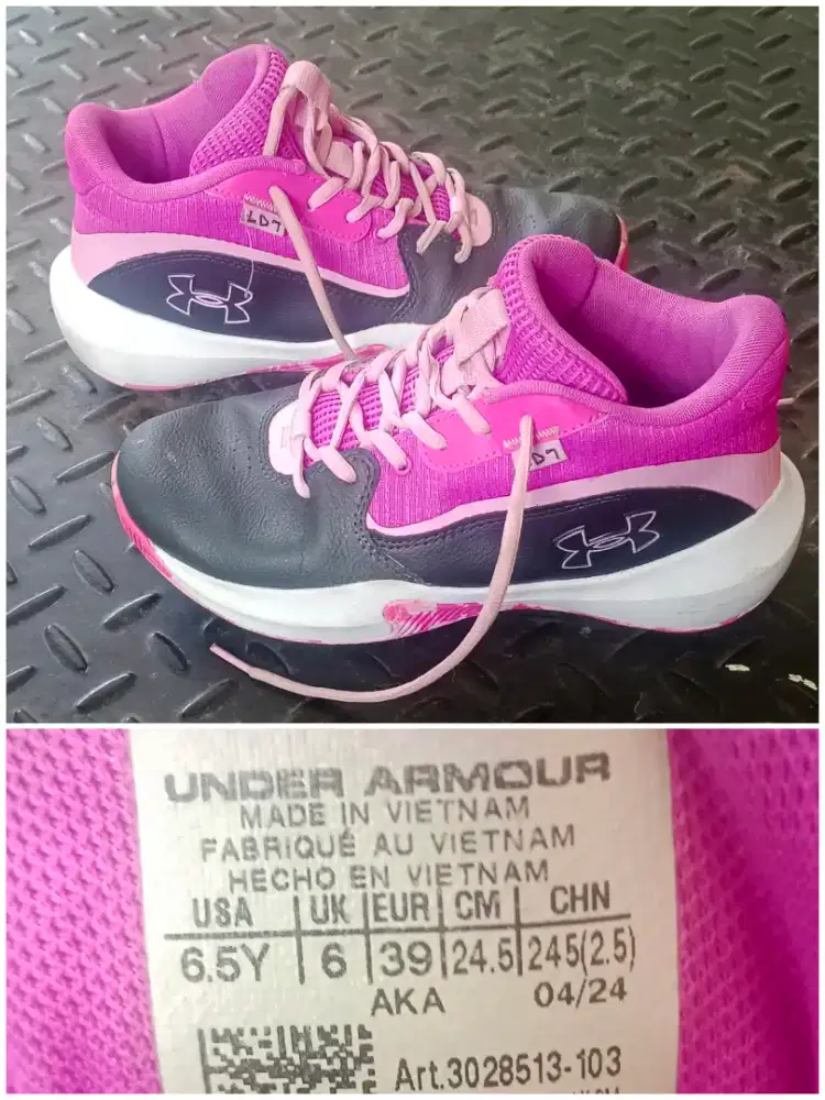Sepatu Under Armor