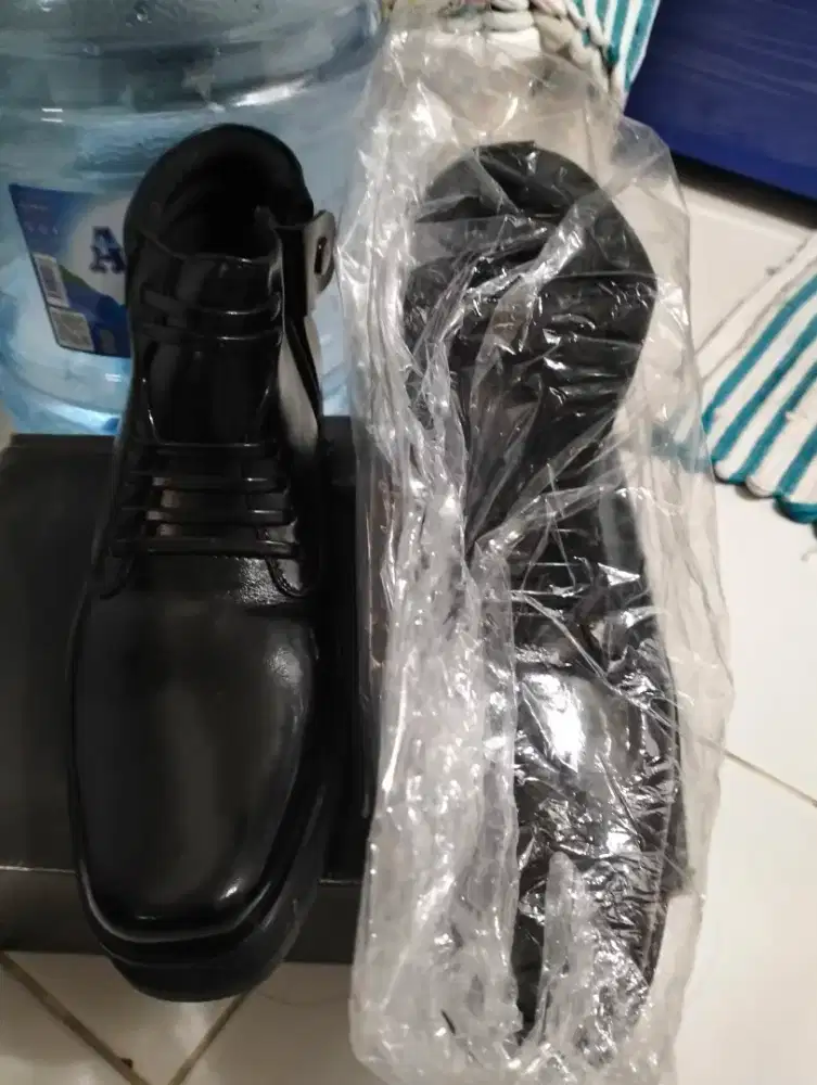 Sepatu pdh satpam size 43