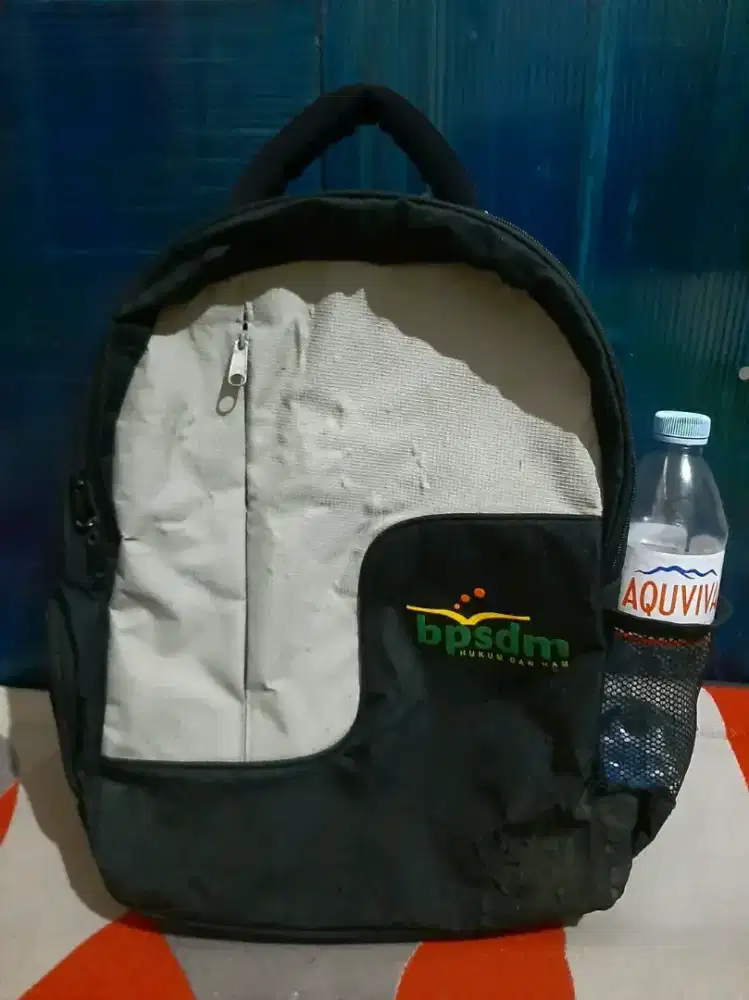 Tas Ransel ukuran sedang
