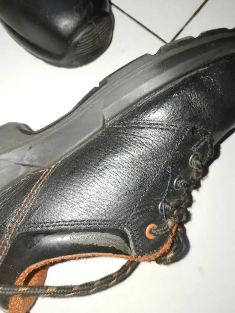 Sepatu safety king no 39