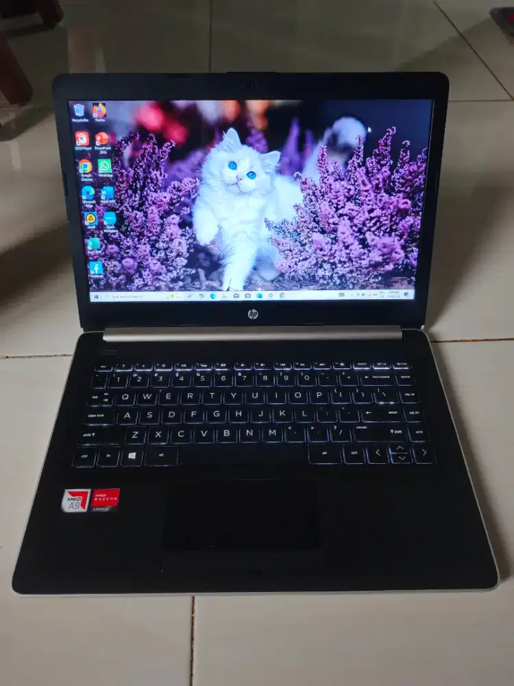 Laptop Hp Ram 8gb ddr4 Amd A9 ssd 128gb batre awet siap pake (Nego)