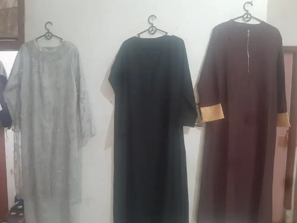 Busana muslim+tas kulit