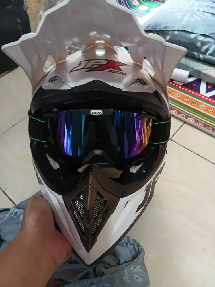 helm jpx putih size XL
