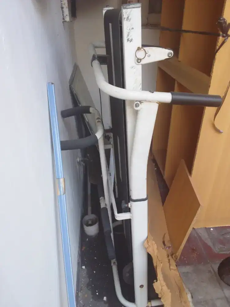 Alat treadmill bekas