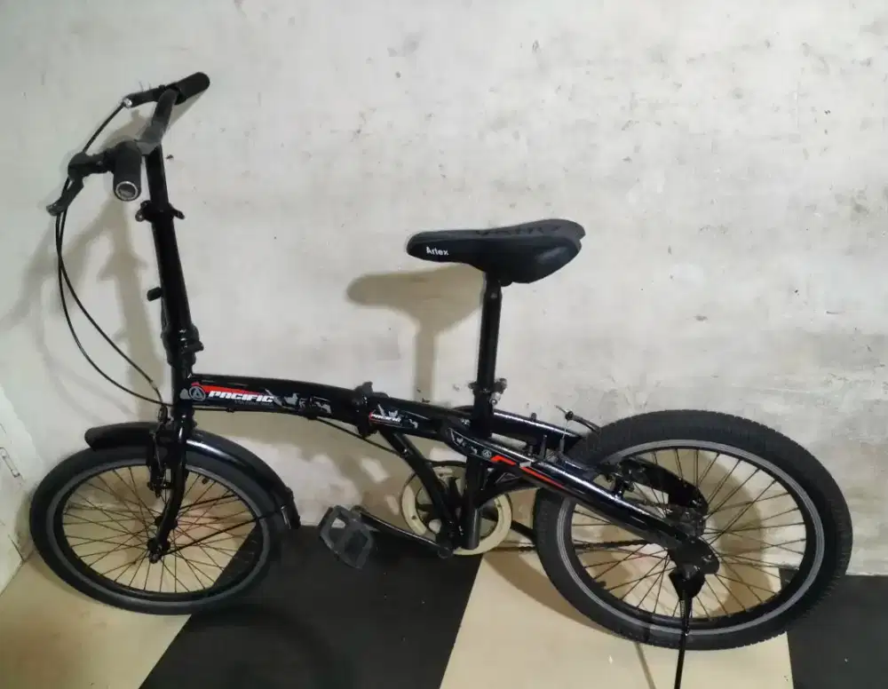 Sepeda lipat ukuran 20 kondisi normal