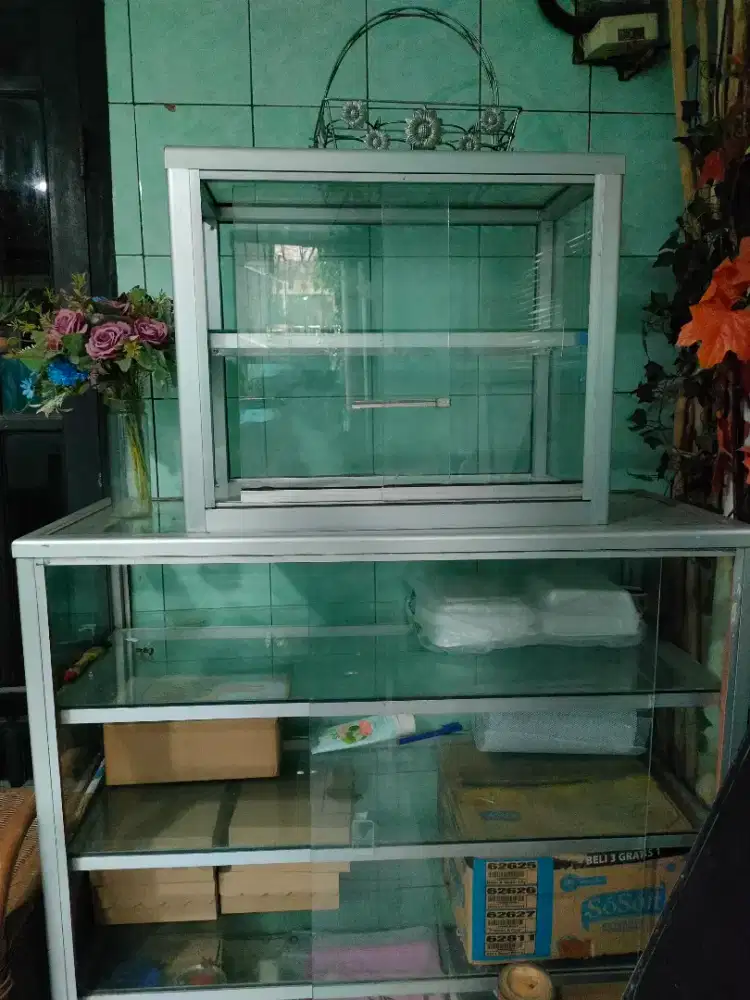 DIJUAL ETALASE SERBAGUNA 1,5 (NEGO)
