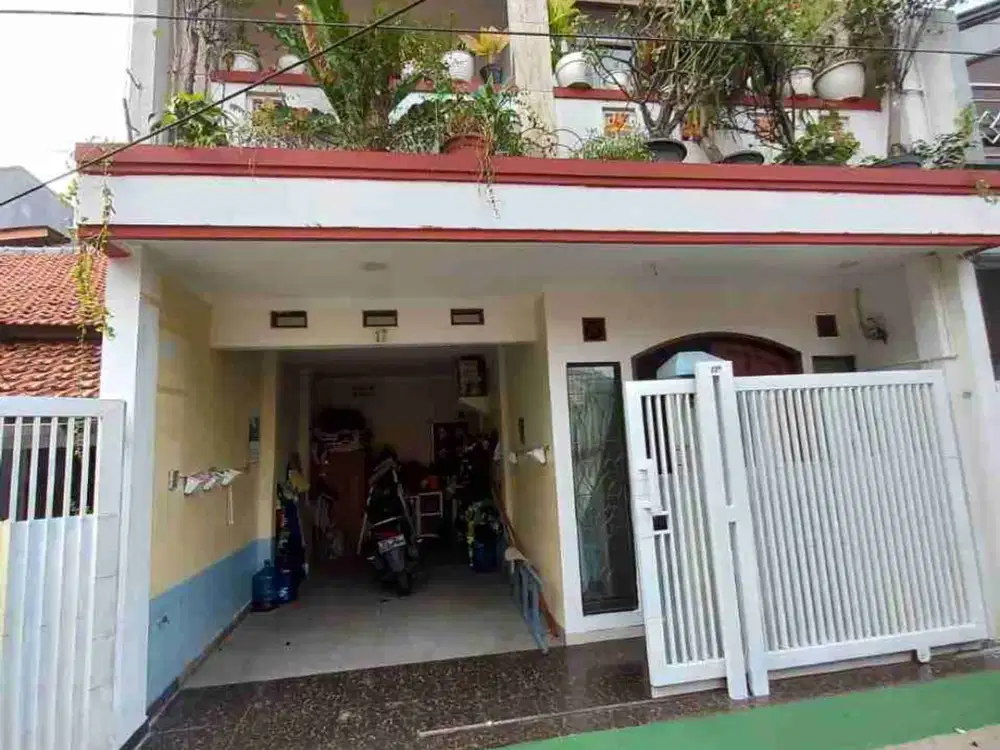 Rumah cantik siap huni 2,5 lantai di duren sawit Jakarta Timur