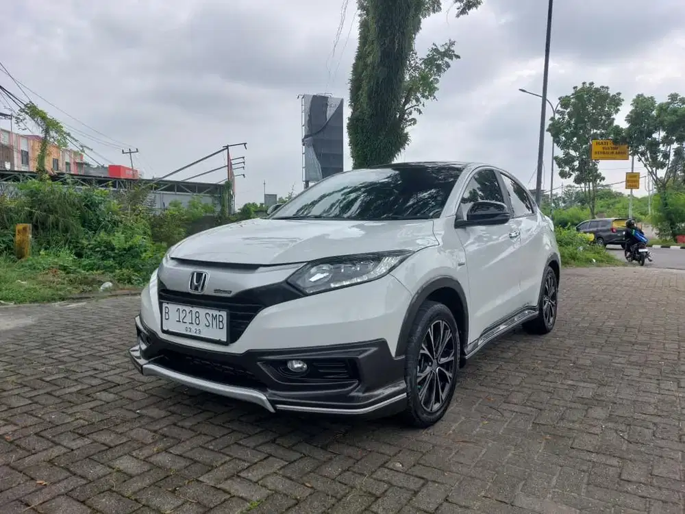 Dijual honda hrv prestige mugen 2017 dp 30jt