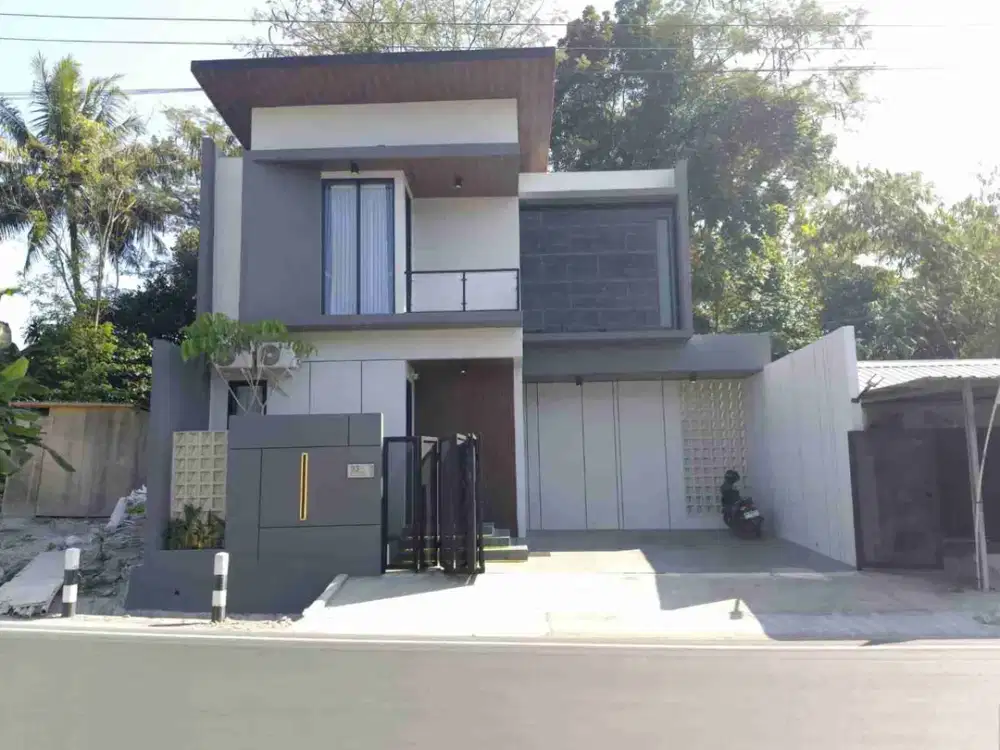 Rumah Baru Tropis Modern Full Furnish Di JL. Kaliurang km 9 Dekat UGM, UII