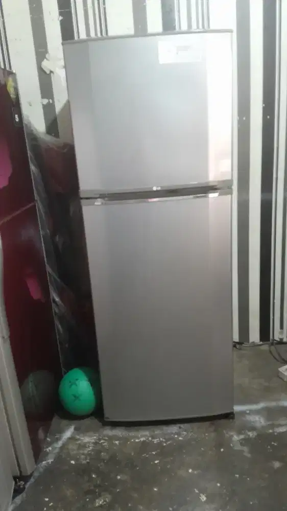 Kulkas LG 2 pintu