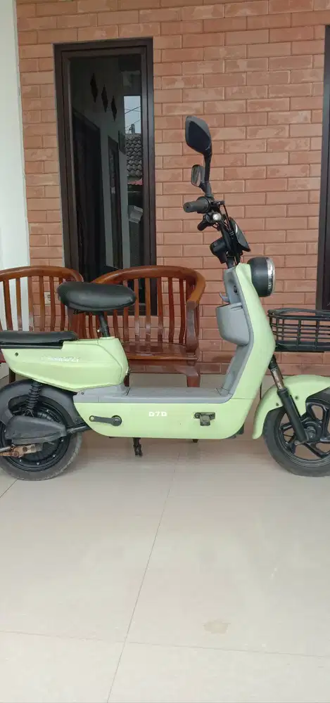 Dijual cepat sepeda listrik uwinfly type D7D