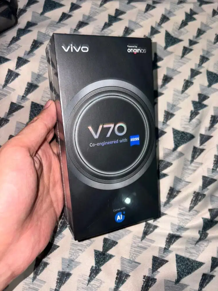 Vivo V70 segel  12/256