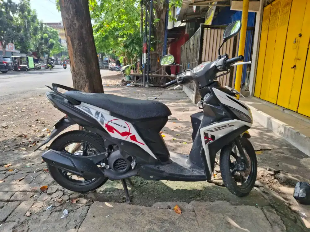 Mio 2015  putih plat  L, pajak sampai Maret 2027