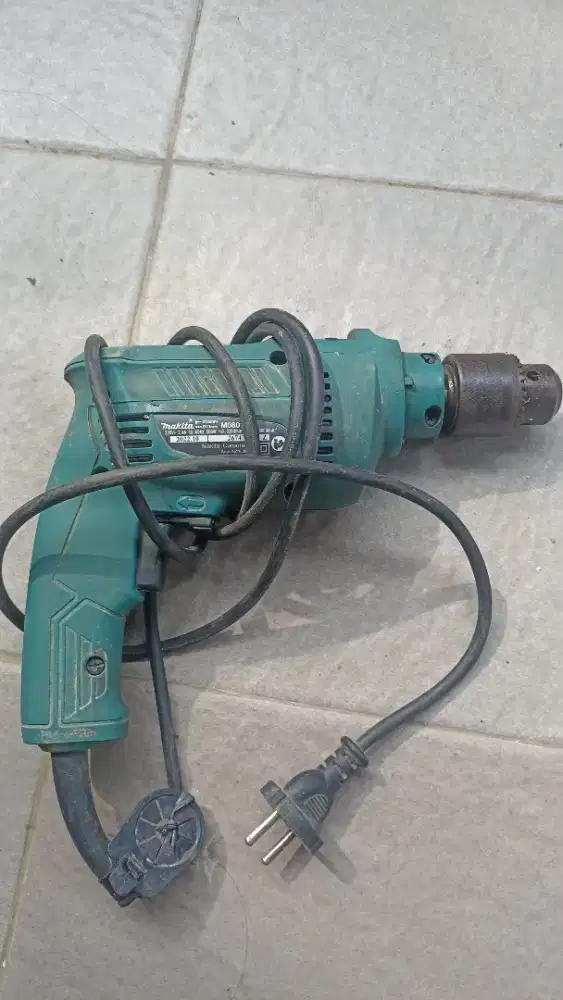 Mesin bor Makita