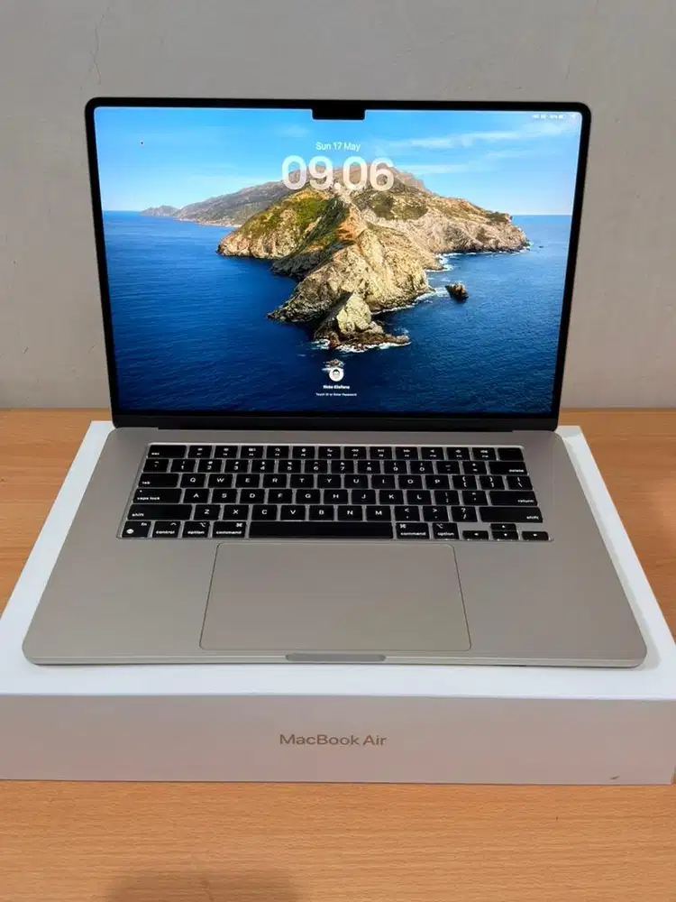 Macbook Air M3 15 inch 16/256 GB Starlight iBox Garansi Panjang