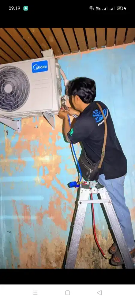 Jasa servis AC kulkas mesin cuci kompa air dll bergaransi
