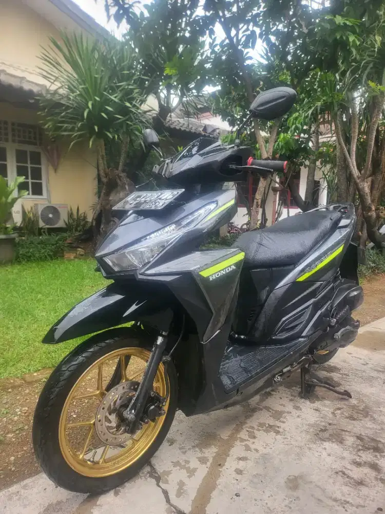 Honda Vario 125 LED 2017 Hitam Full Orisinil Surat Lengkap