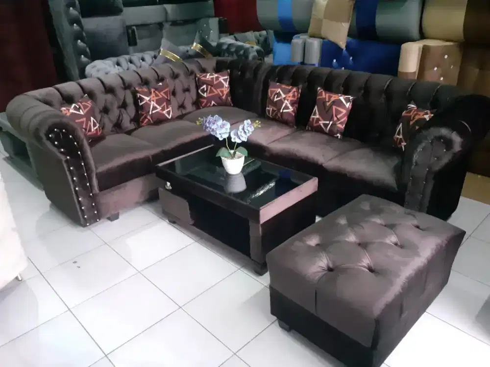 Sofa kancing seribu cokelat