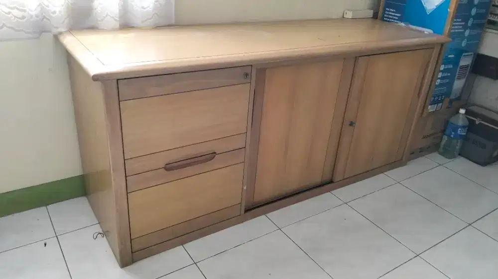 Lemari full kayu berat 170x56x74cm