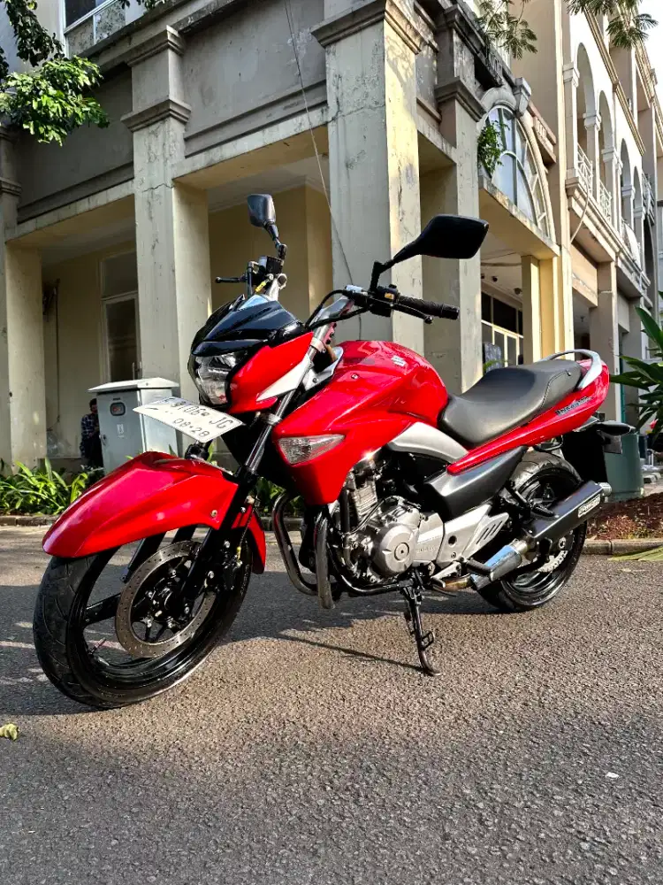 Suzuki Inazuma Merah