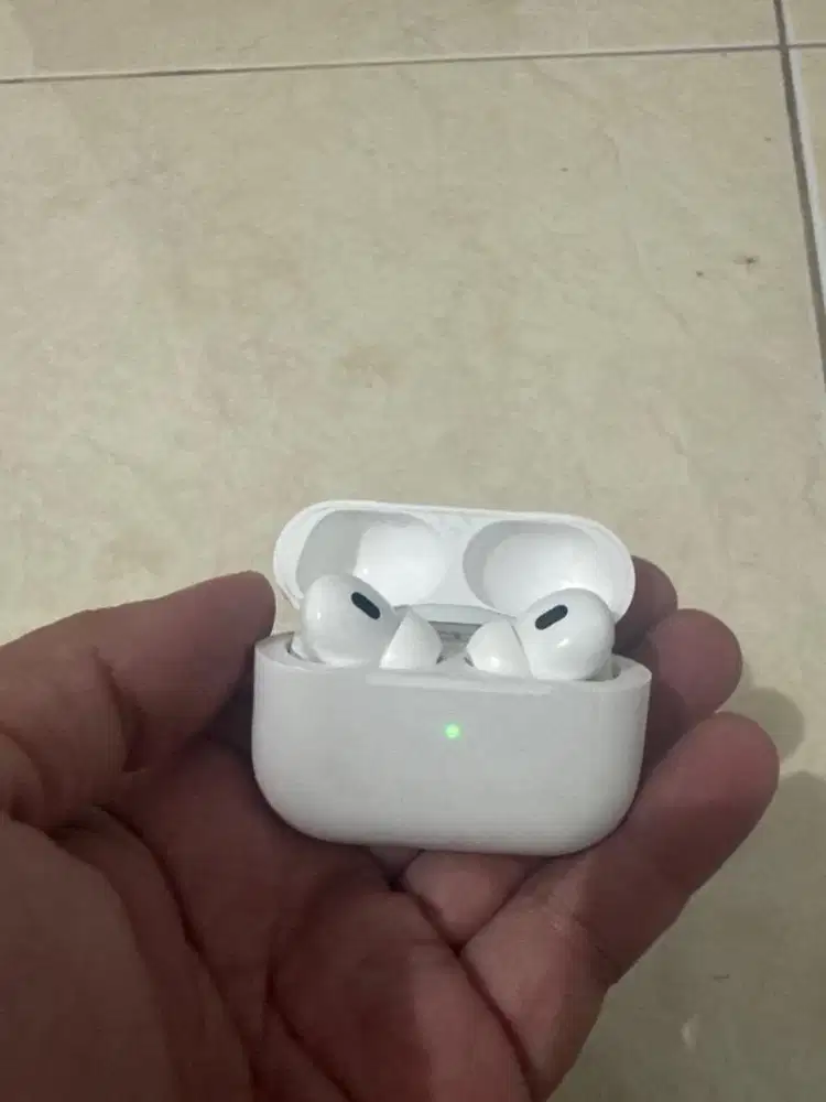 Airpods pro Gen 2 USB C. komplitt.. ex ibox. Pemakaian pribadi